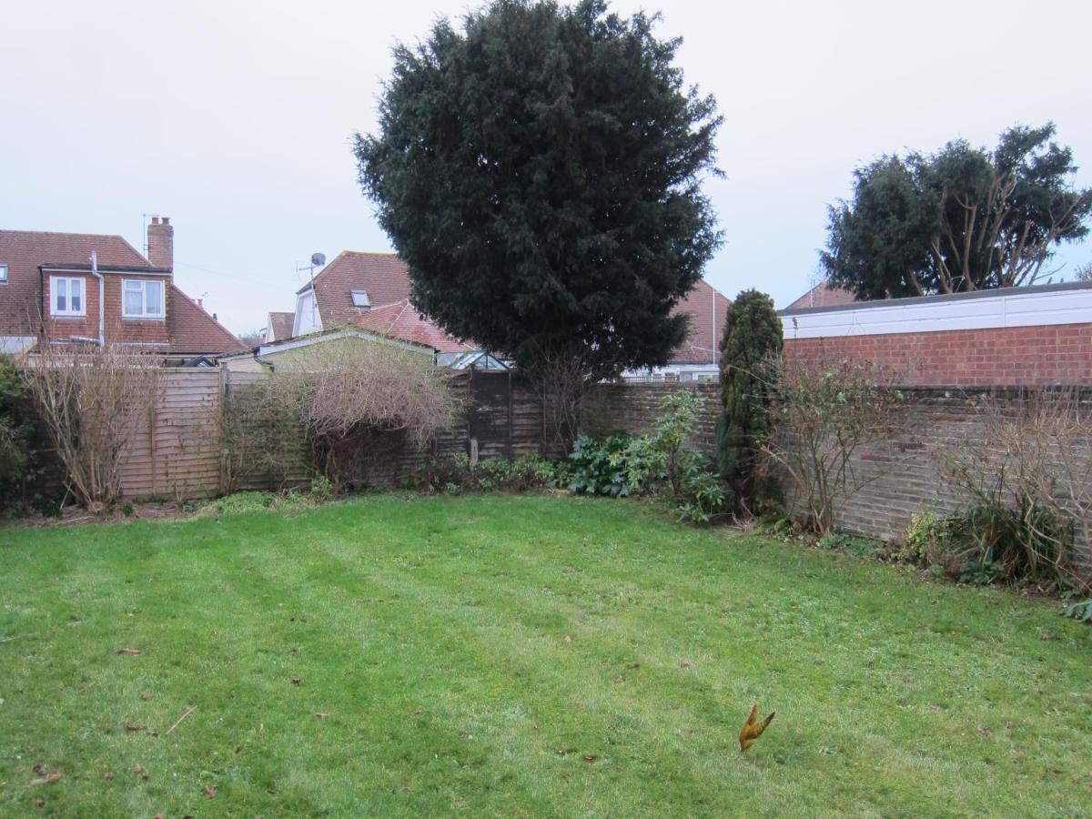 No 9 Villa Bognor Regis Room photo